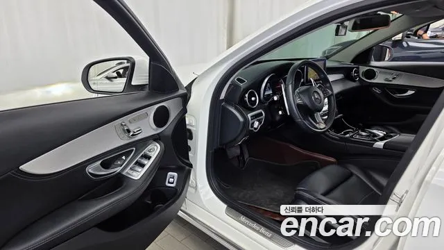 Mercedes-Benz C-Class 2015 thumb 3