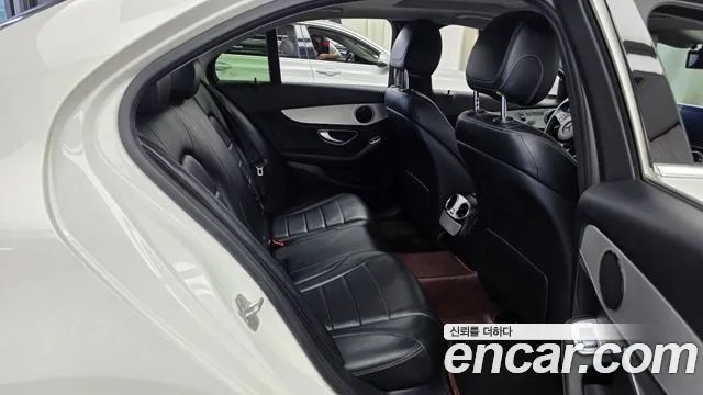 Mercedes-Benz C-Class 2015 thumb 10