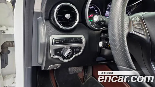 Mercedes-Benz C-Class 2015 thumb 8