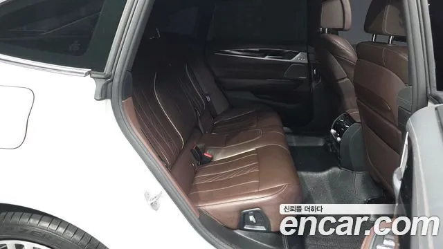 BMW 6 серии Gran Turismo 2023 thumb 10