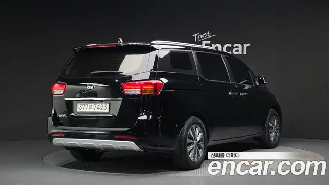 Kia Carnival 2018 thumb 10