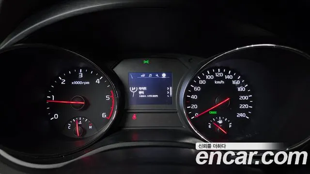 Kia Carnival 2018 thumb 5