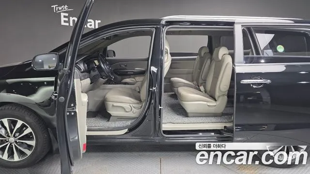 Kia Carnival 2018 thumb 7