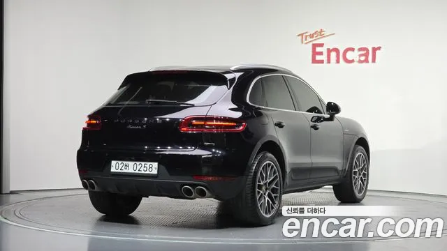 Porsche Macan 2016 thumb 8