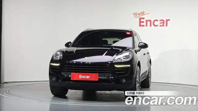 Porsche Macan 2016 thumb 3