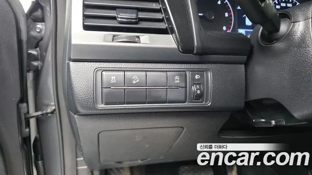 KGM Rexton 2022 thumb 11