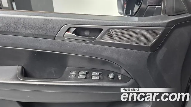 KGM Rexton 2022 thumb 12