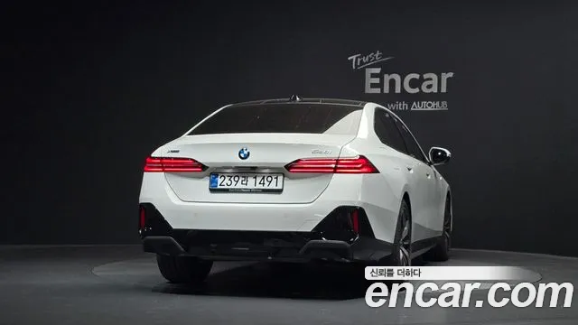 BMW 5 серии 2025 thumb 3