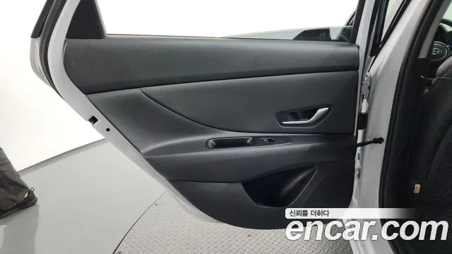 Hyundai Elantra 2021 thumb 2