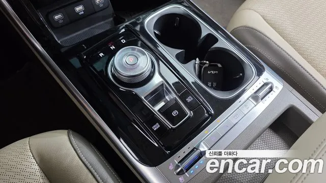Kia Carnival 2023 thumb 3
