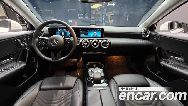 Mercedes-Benz A-Class 2020 thumb 7