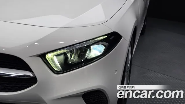 Mercedes-Benz A-Class 2020 thumb 9