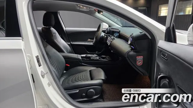 Mercedes-Benz A-Class 2020 thumb 5