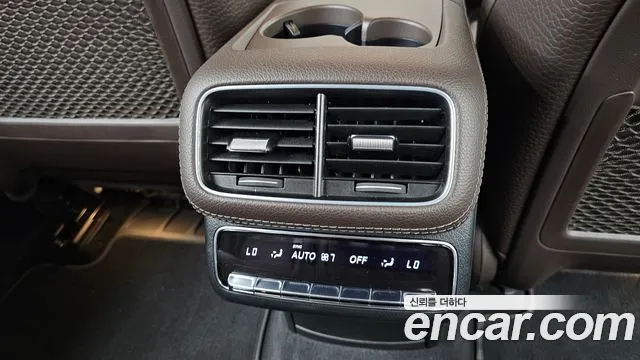 Mercedes-Benz GLS 2022 thumb 5