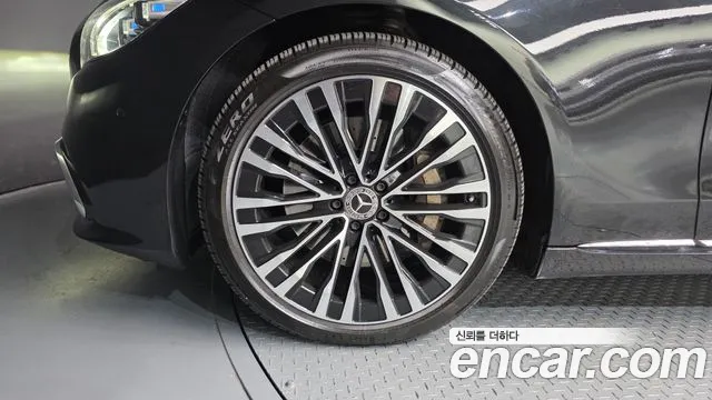 Mercedes-Benz S-Class 2022 thumb 4