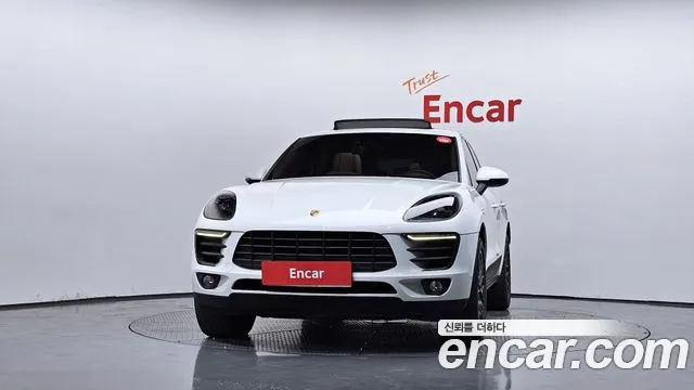 Porsche Macan 2016 thumb 10