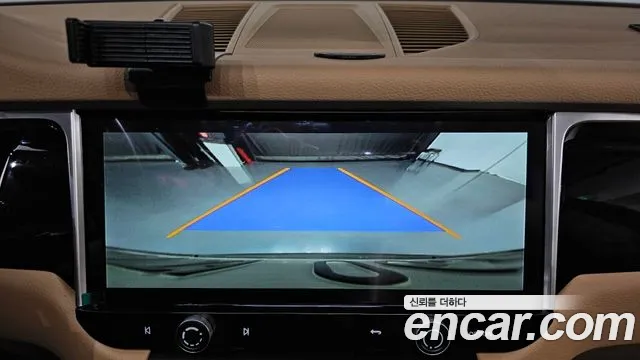 Porsche Macan 2016 thumb 4
