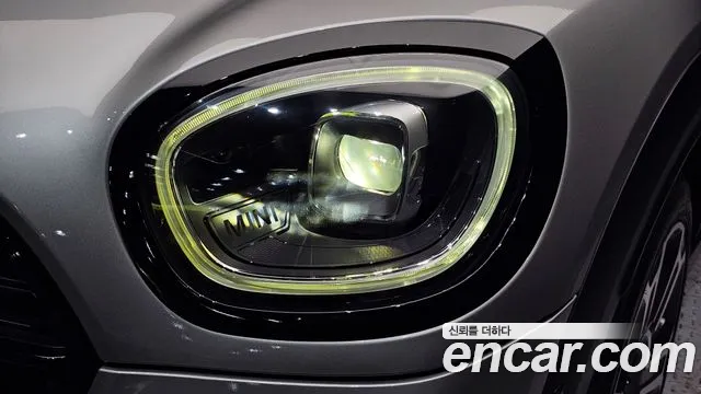 Mini Cooper 2023 thumb 9