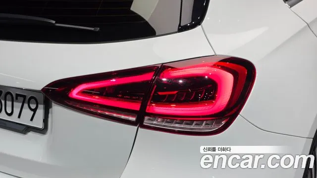 Mercedes-Benz A-Class 2022 thumb 11