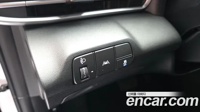 Hyundai Elantra 2023 thumb 2