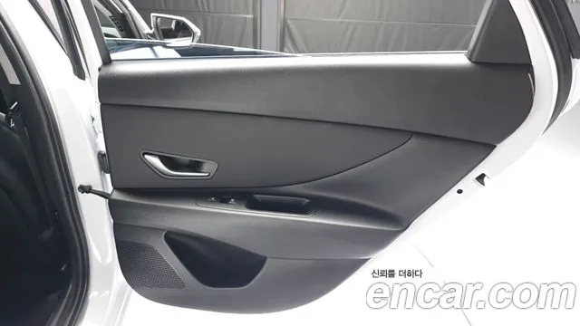 Hyundai Elantra 2023 thumb 6