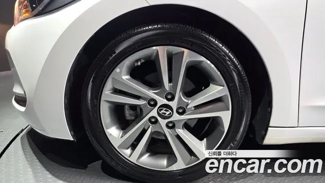 Hyundai Avante 2018 thumb 9