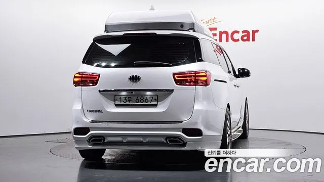Kia Carnival 2018 thumb 3