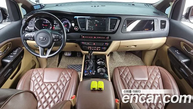 Kia Carnival 2018 thumb 10