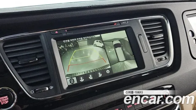Kia Carnival 2018 thumb 11