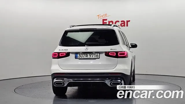 Mercedes-Benz GLB 2021 thumb 4