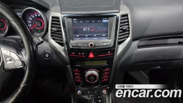 KGM Tivoli 2015 thumb 7