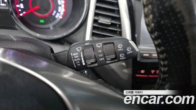KGM Tivoli 2015 thumb 10