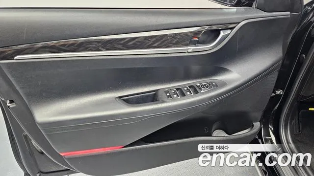Hyundai Grandeur 2017 thumb 10