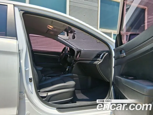 Hyundai Avante 2018 thumb 10
