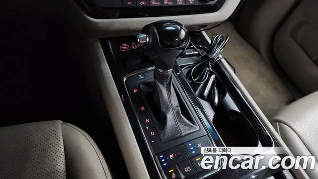 Kia Carnival 2015 thumb 11