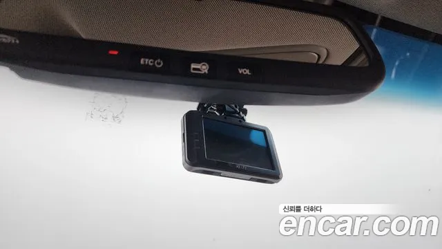 Kia Carnival 2015 thumb 5