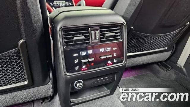 Porsche Cayenne 2025 thumb 9