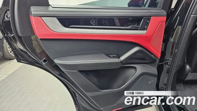 Porsche Cayenne 2025 thumb 8