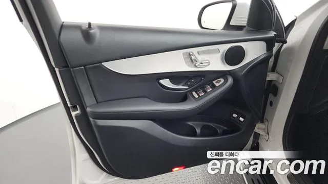 Mercedes-Benz GLC 2018 thumb 6