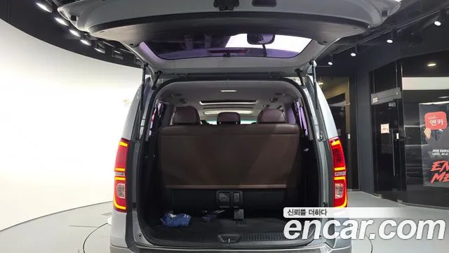 Hyundai Staria 2018 thumb 6