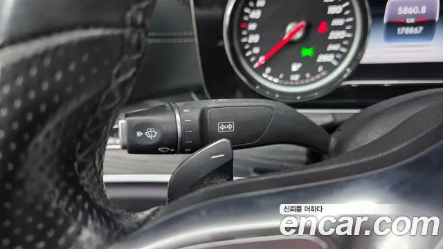 Mercedes-Benz E-Class 2019 thumb 8