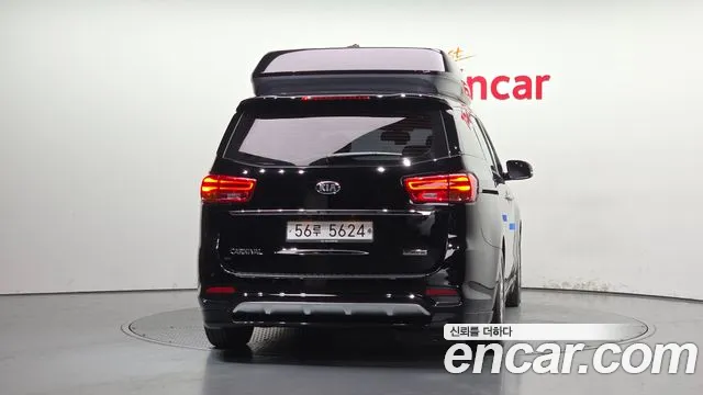 Kia Carnival 2018 thumb 3