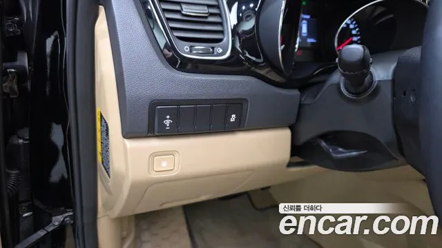 Kia Carnival 2018 thumb 7