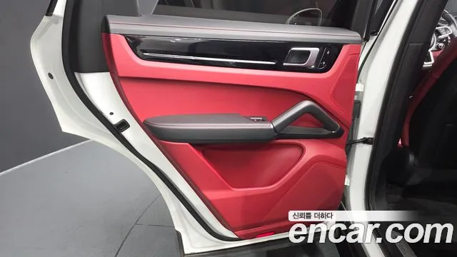 Porsche Cayenne 2019 thumb 2