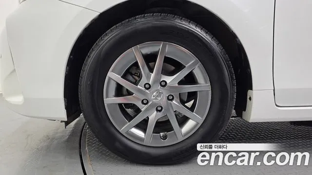 Toyota Prius V 2015 thumb 6