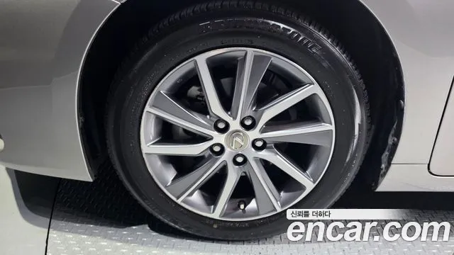 Lexus ES 300h 2017 thumb 4