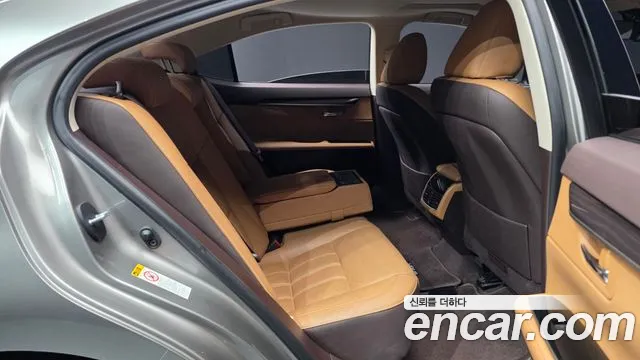 Lexus ES 300h 2017 thumb 3