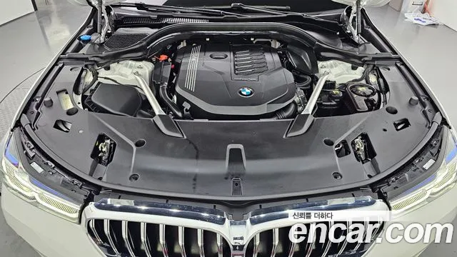 BMW 6 серии Gran Turismo 2022 thumb 9