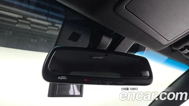 KGM Rexton 2018 thumb 12