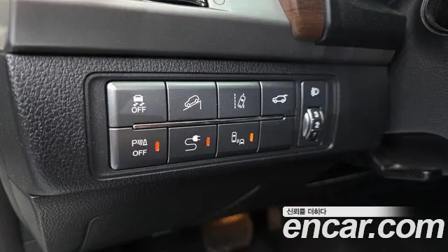 KGM Rexton 2018 thumb 6